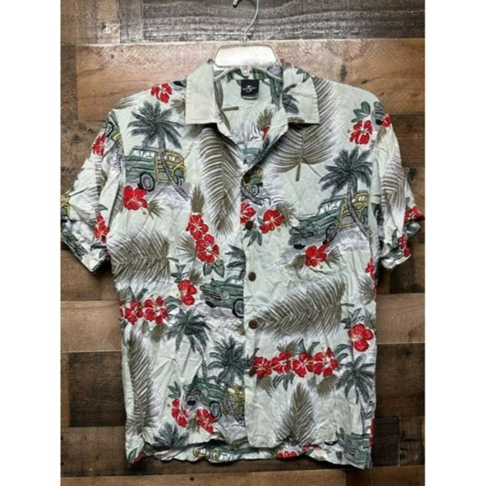 Universal Studios Men's Short Sleeve Button Up Size‎ Medium *Made in USA*